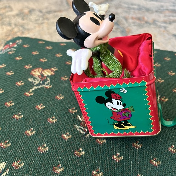 Disney’s Disney’s store exclusive Mickey in the box stocking holder - Picture 3 of 8